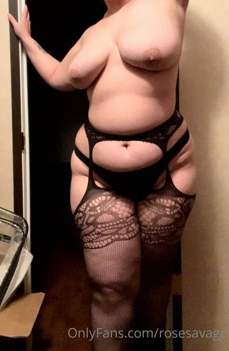 Naakte gelekte OnlyFans-foto van Rosesavage