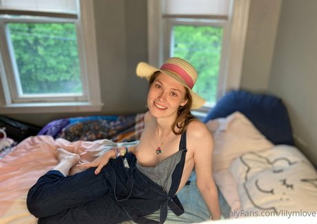Naakte gelekte OnlyFans-foto van Lilymlove