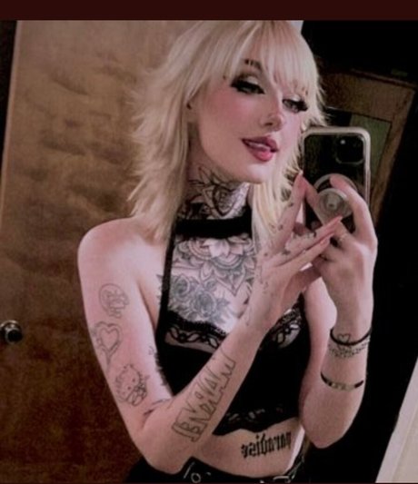 Naakte gelekte OnlyFans-foto van Haylayly