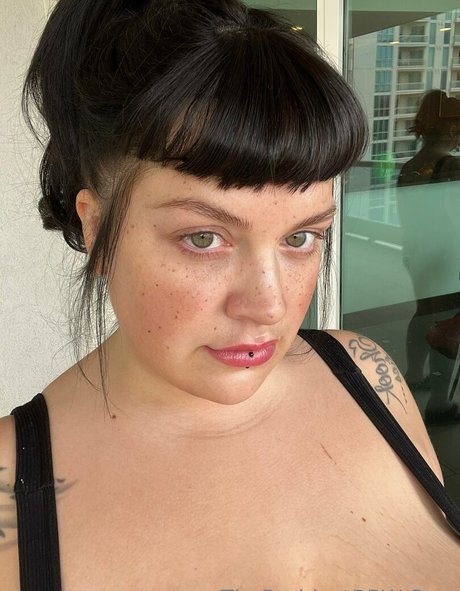 Naakte gelekte OnlyFans-foto van Marilynmayson