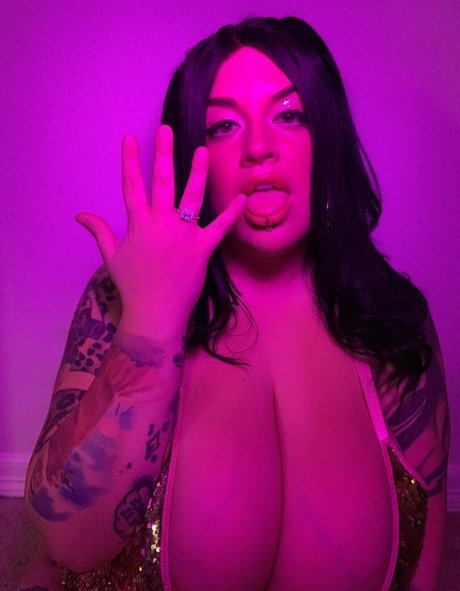 Naakte gelekte OnlyFans-foto van Marilynmayson