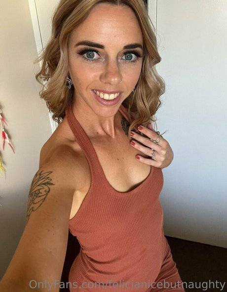 Naakte gelekte OnlyFans-foto van Feliciameridiana888