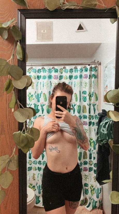 Naakte gelekte OnlyFans-foto van Starlingtears