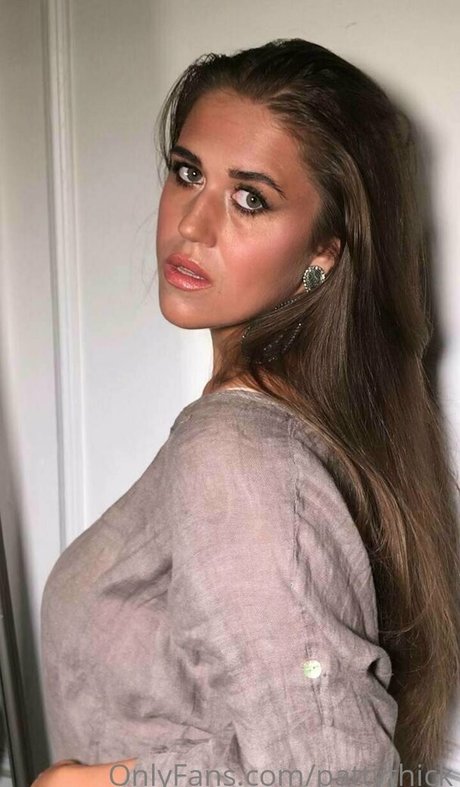 Naakte gelekte OnlyFans-foto van Puffmommyxxx