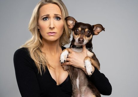 Naakte gelekte OnlyFans-foto van Nikki Glaser