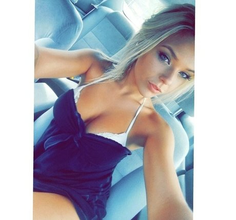 Naakte gelekte OnlyFans-foto van Anais Rizzo