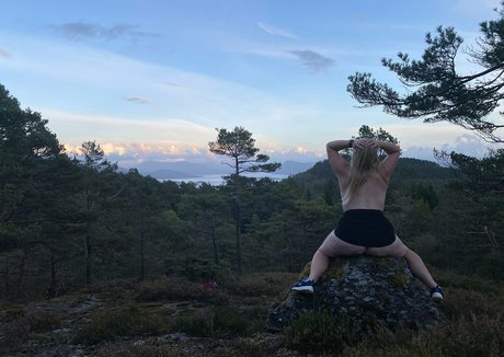 Naakte gelekte OnlyFans-foto van Hulder