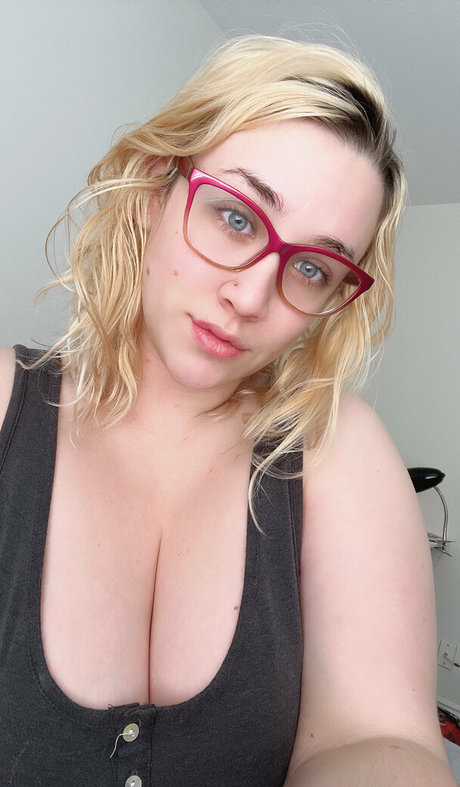 Naakte gelekte OnlyFans-foto van Ashucosfree