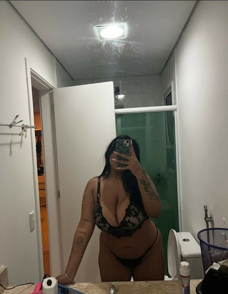 Mandy Lia