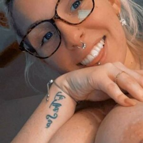 Naakte gelekte OnlyFans-foto van Reneehubz