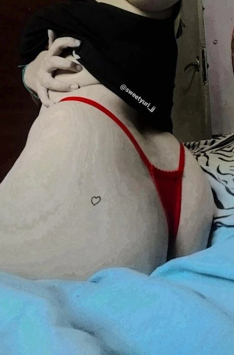 Naakte gelekte OnlyFans-foto van Sweetyuri