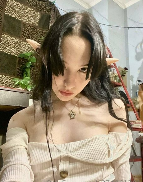 Naakte gelekte OnlyFans-foto van Lottymurr