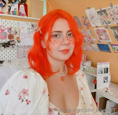 Naakte gelekte OnlyFans-foto van Cutiepiemary
