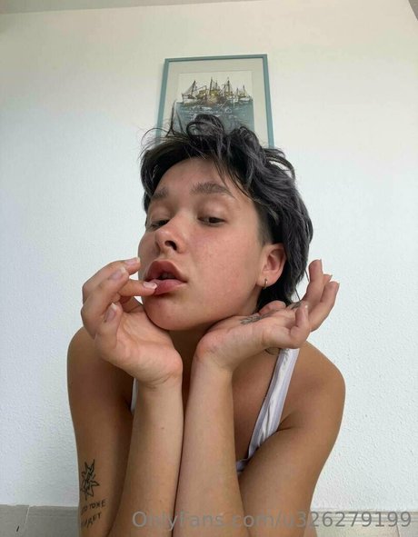 Naakte gelekte OnlyFans-foto van Katanamiko