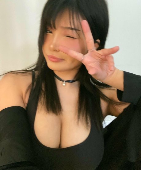 Naakte gelekte OnlyFans-foto van Karenxtran