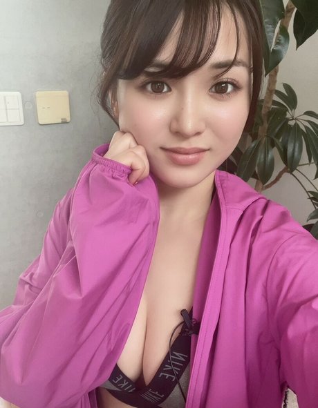 Naakte gelekte OnlyFans-foto van Minami3s
