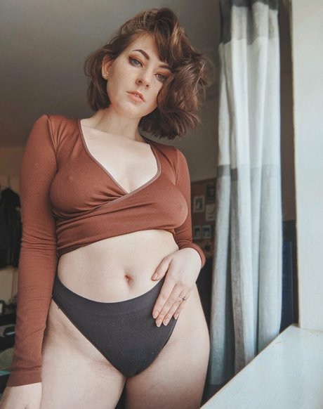Naakte gelekte OnlyFans-foto van Softnspooky