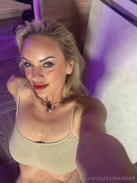 Juicydakota44