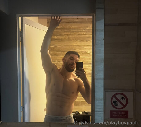 Naakte gelekte OnlyFans-foto van Playboypaolo