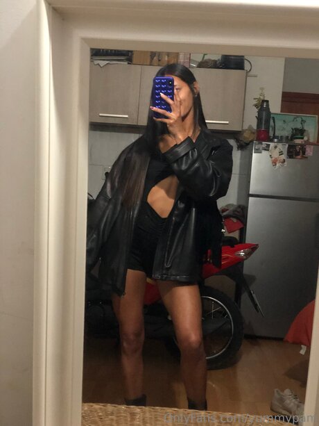 Naakte gelekte OnlyFans-foto van Yummypam