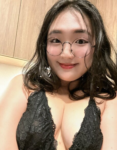Aroomi Kim