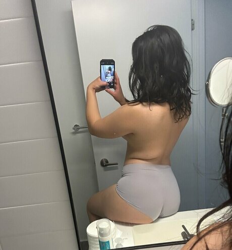 Aroomi Kim