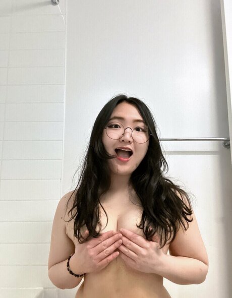 Aroomi Kim