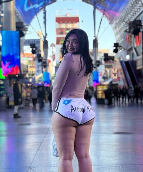 Aroomi Kim