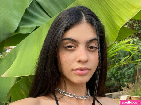 Menina Veneno