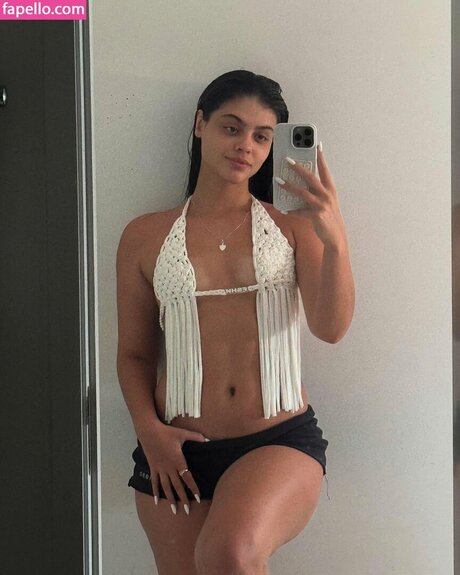 Menina Veneno