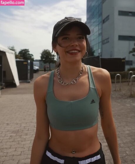 Nina Chuba