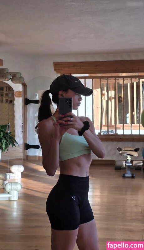 Nina Chuba