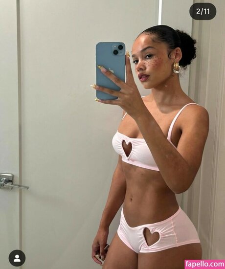 Naakte gelekte OnlyFans-foto van Liana Maria