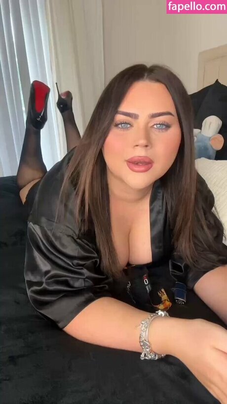 Naakte gelekte OnlyFans-foto van Madi Eliza