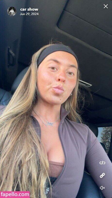 Naakte gelekte OnlyFans-foto van Micaela Buss