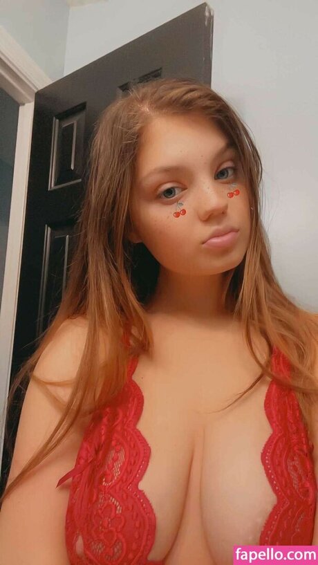 Naakte gelekte OnlyFans-foto van Kayleigh Victoria