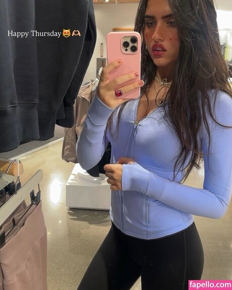 Naakte gelekte OnlyFans-foto van Angelina Jordan