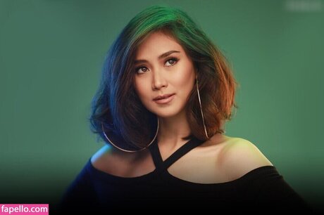 Naakte gelekte OnlyFans-foto van Sarah Geronimo