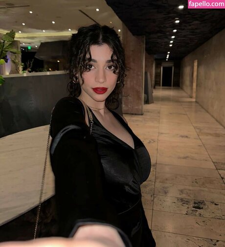 Naakte gelekte OnlyFans-foto van Ayaattt