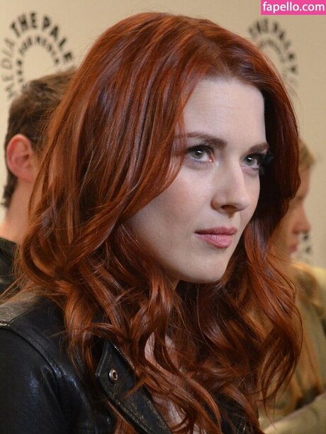 Naakte gelekte OnlyFans-foto van Alexandra Breckenridge