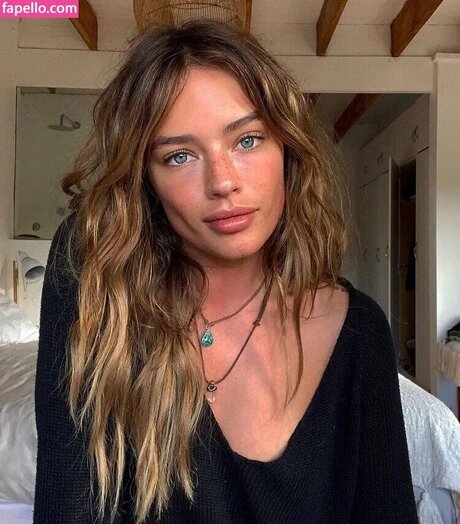 Naakte gelekte OnlyFans-foto van Jess Lee Buchanan