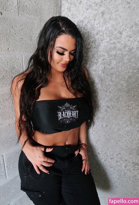 Naakte gelekte OnlyFans-foto van Nikki Blackheart