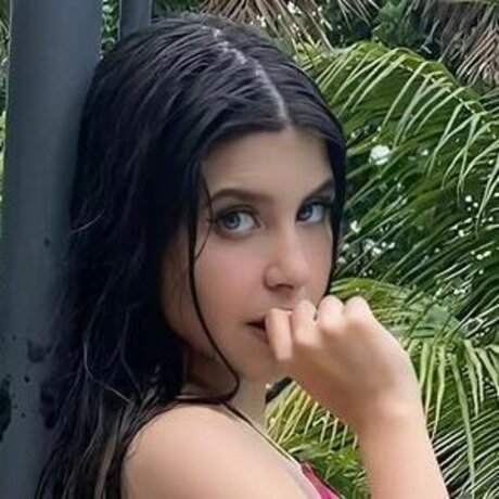 Naakte gelekte OnlyFans-foto van Joselin Nacimiento