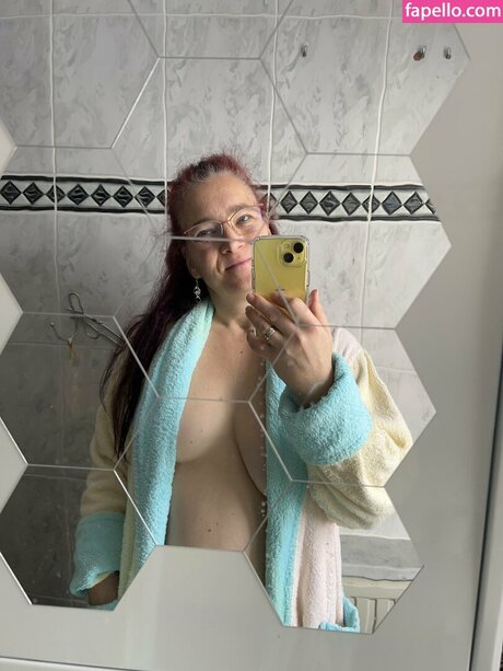 Naakte gelekte OnlyFans-foto van Margret Brown