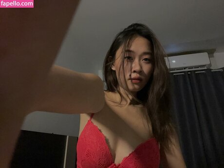 Naakte gelekte OnlyFans-foto van Navynavieyluz