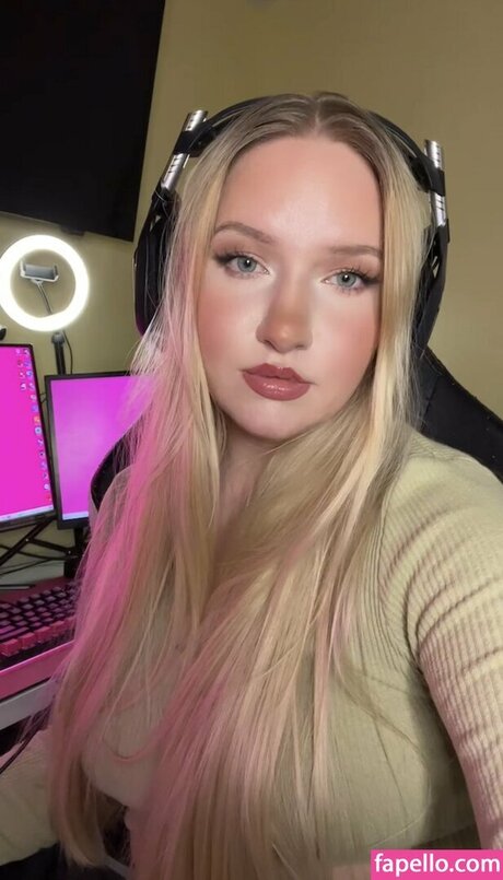 Naakte gelekte OnlyFans-foto van Heylovely