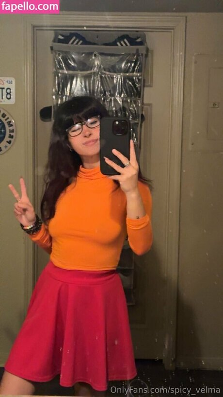 Velma & Daphne Cosplay