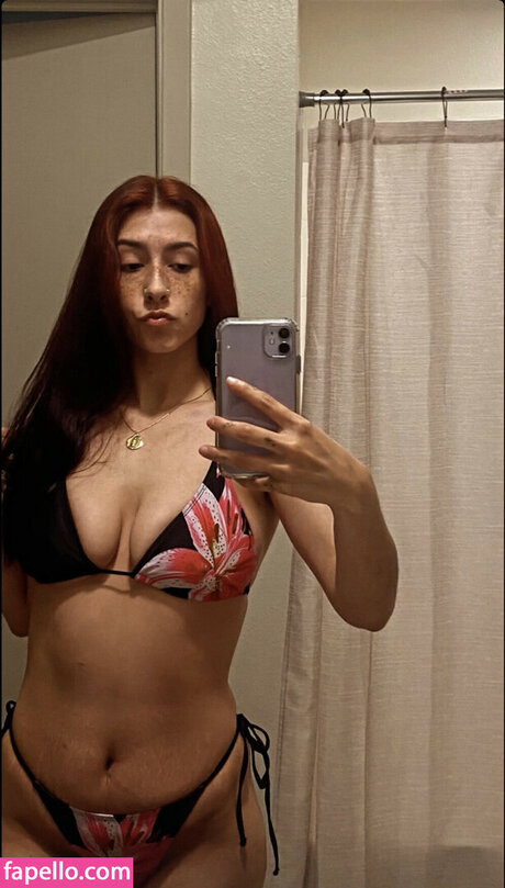 Naakte gelekte OnlyFans-foto van Nevaevaaaaa