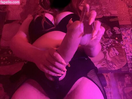 Naakte gelekte OnlyFans-foto van Pallasathene