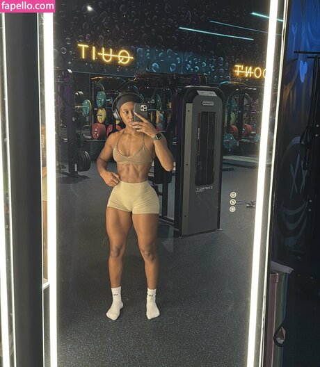 Naakte gelekte OnlyFans-foto van Tiara Howard